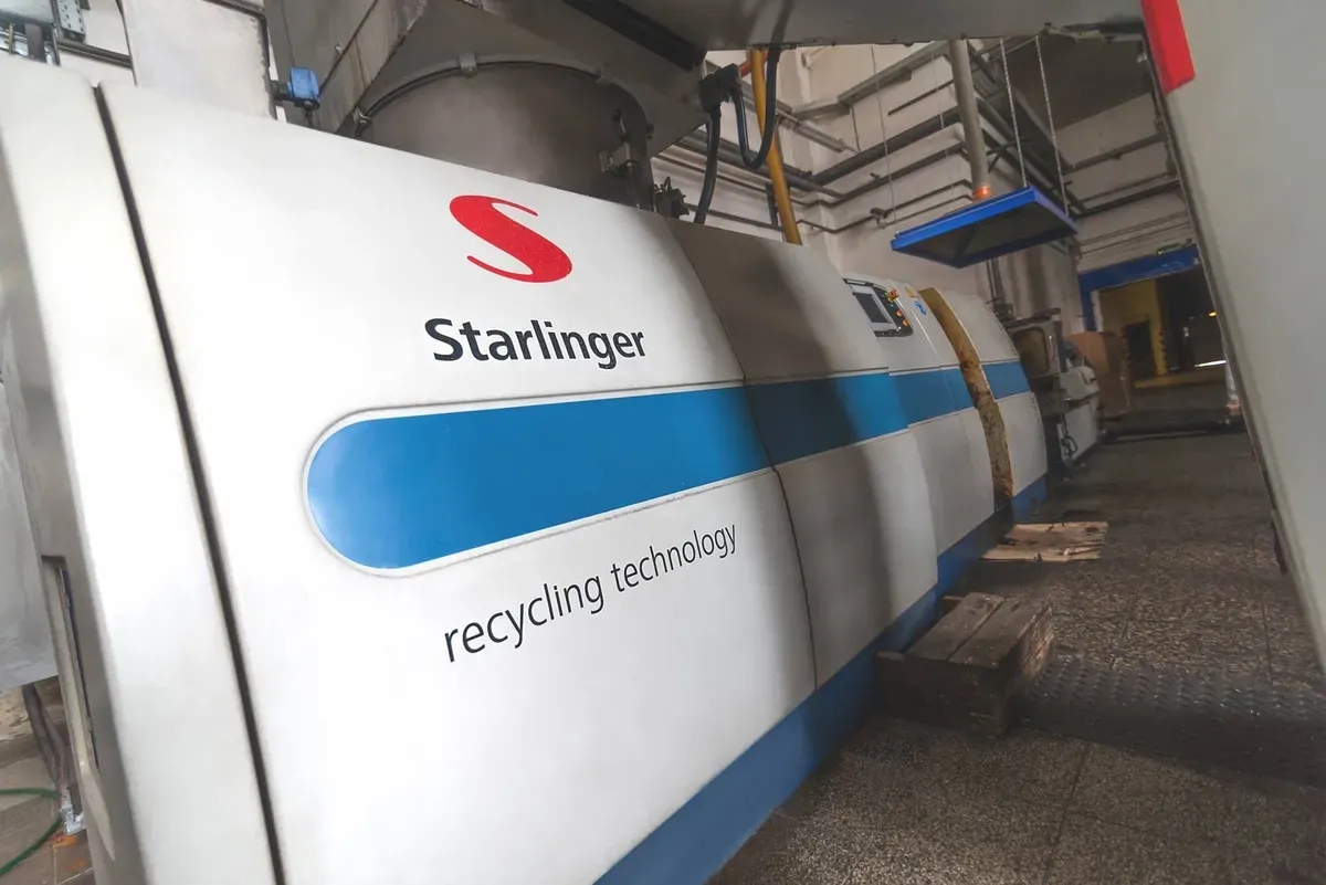 Plastics recycling, agglomerates and regranulates