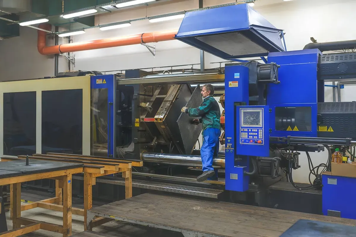 Injection moulding of technical parts and packaging systems